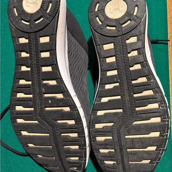 Under Armour Men's Charcoal Athletic Shoes - Picture 8 of 8